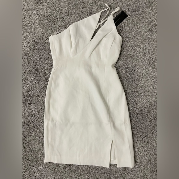 BCBG MaxAzria white asymmetrical cocktail dress - Picture 5 of 7